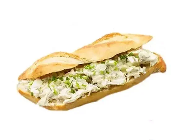 Broodje pittige kipsalade