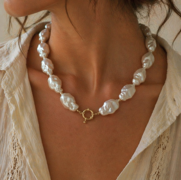 Witte Ketting XL Parels Irregular Gold Lock | LOTT.gioielli necklace