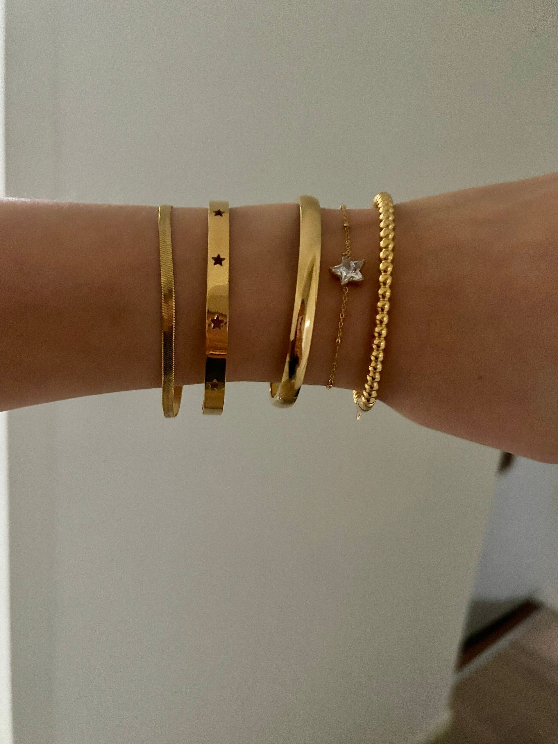 Shiny star armband
