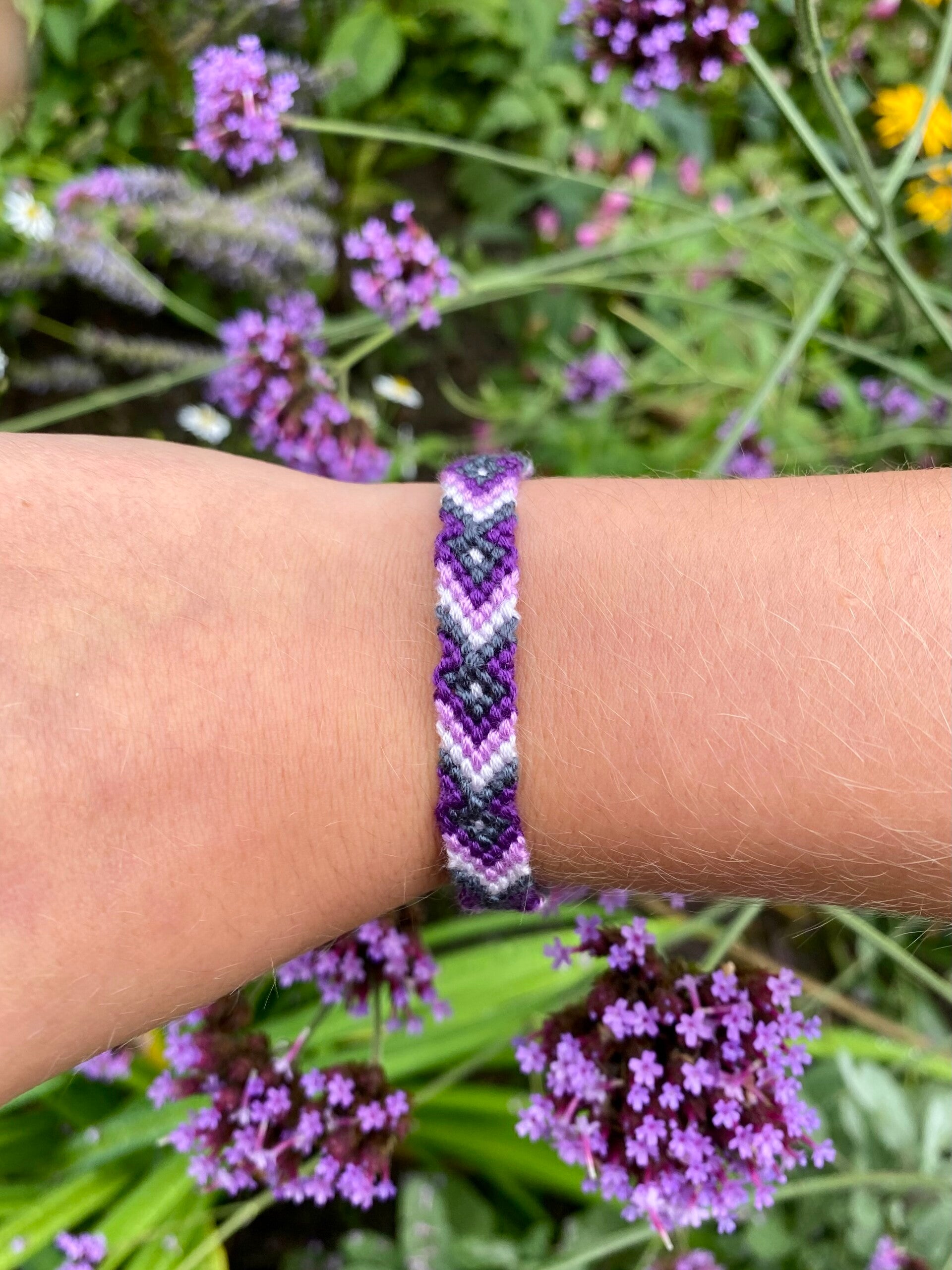 Paars armbandje