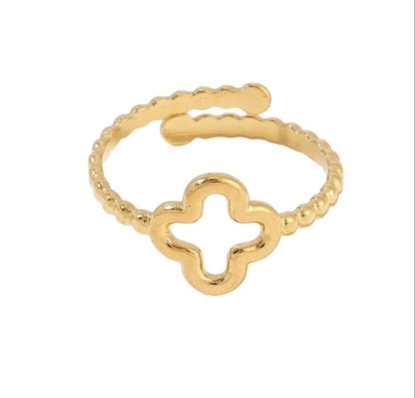Clover ring