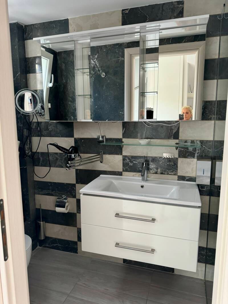 bathroom / WC