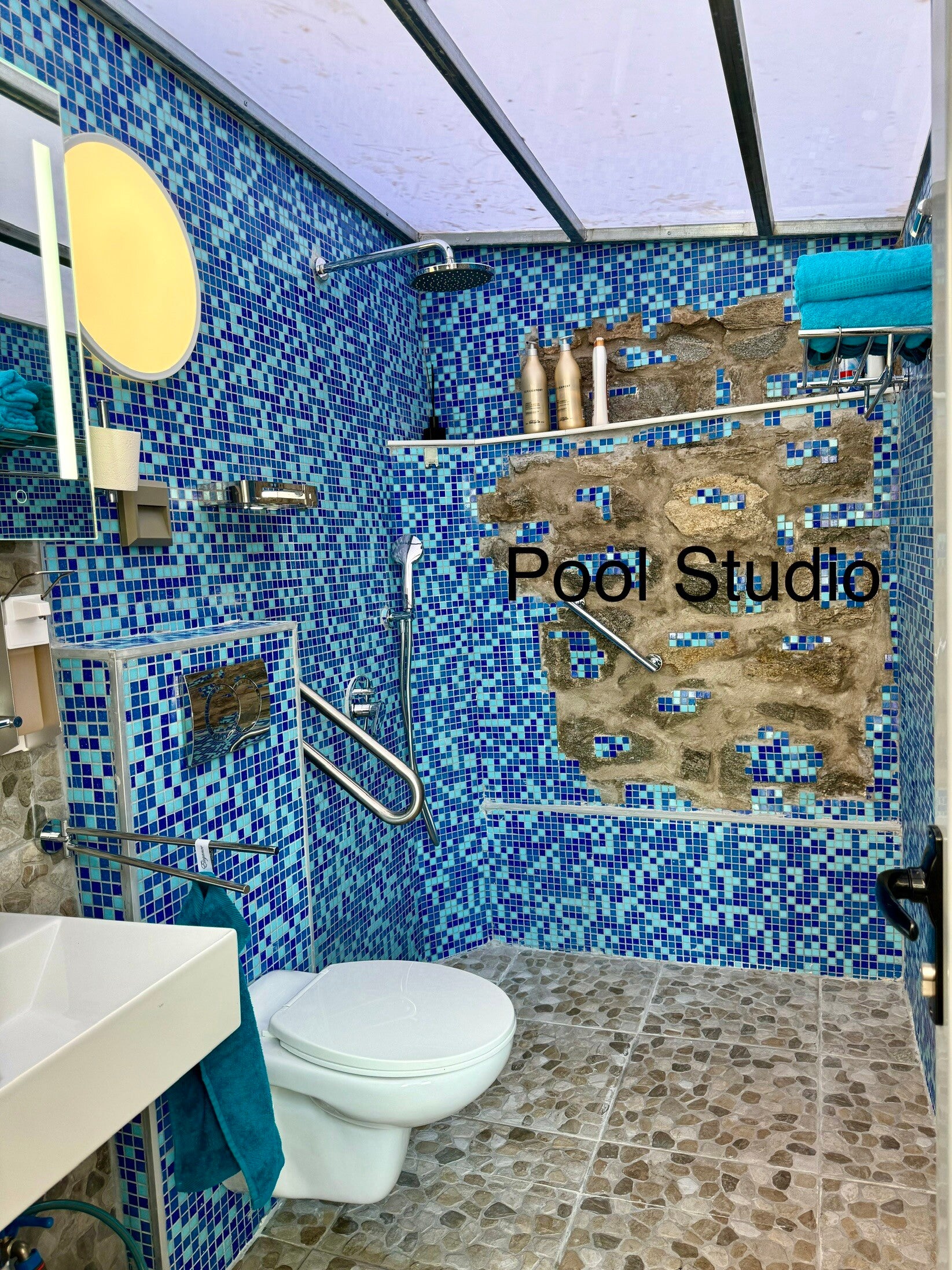 Mythos Pool Studio