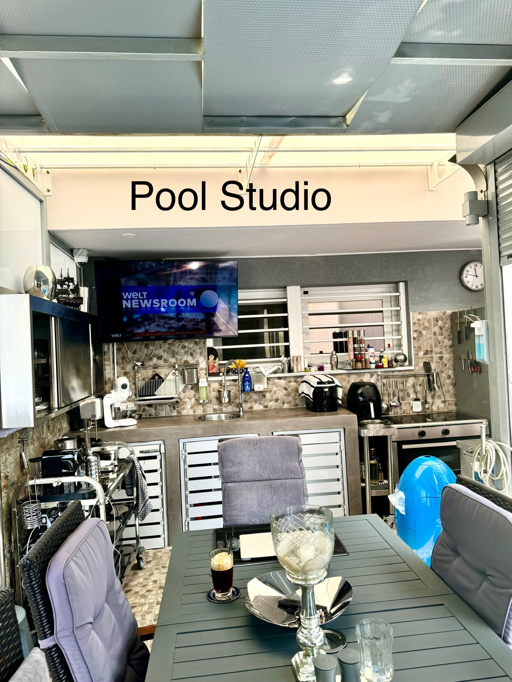 Mythos Pool Studio