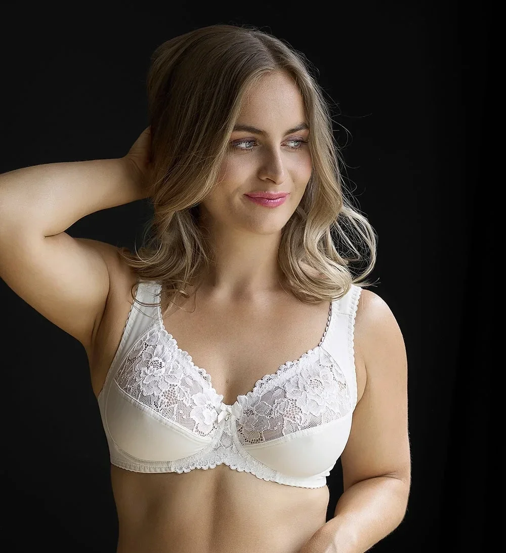 M3344 Plaisir BH Annette 3-delige cup – Crème – Maten D 80 t/m I 100