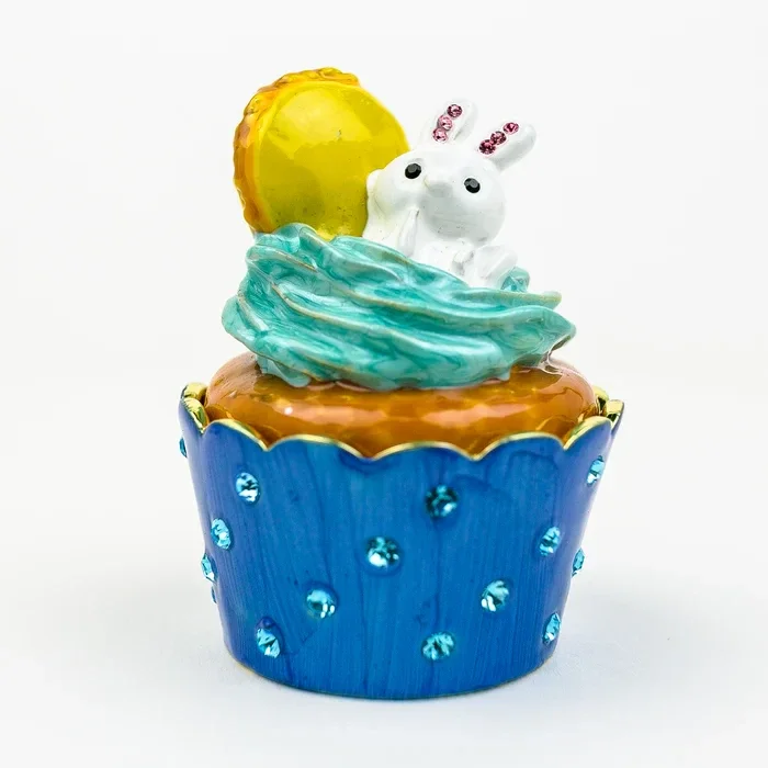 MCK2004 Fabergé konijn op cupcake - miniatuur sieradendoosje.