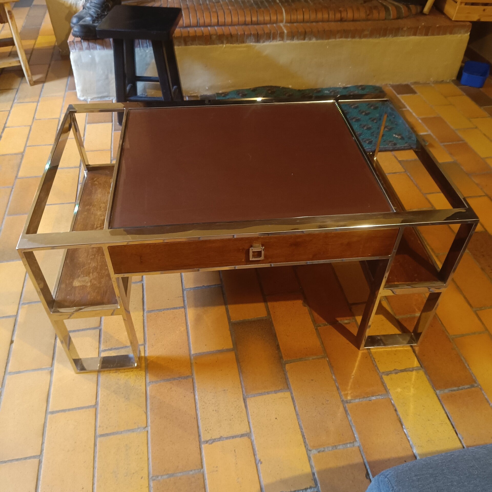 TRES BELLE TABLE BASSE ASTON ART DECO
