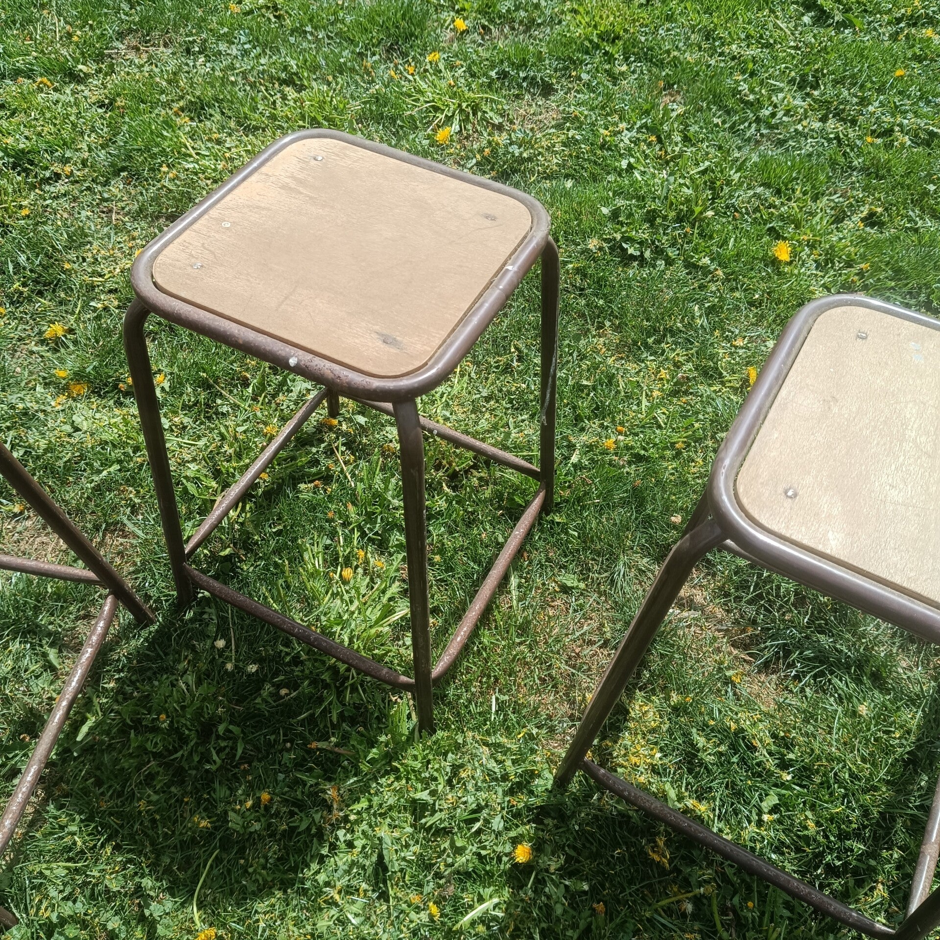 Tabourets d'atelier mi haut