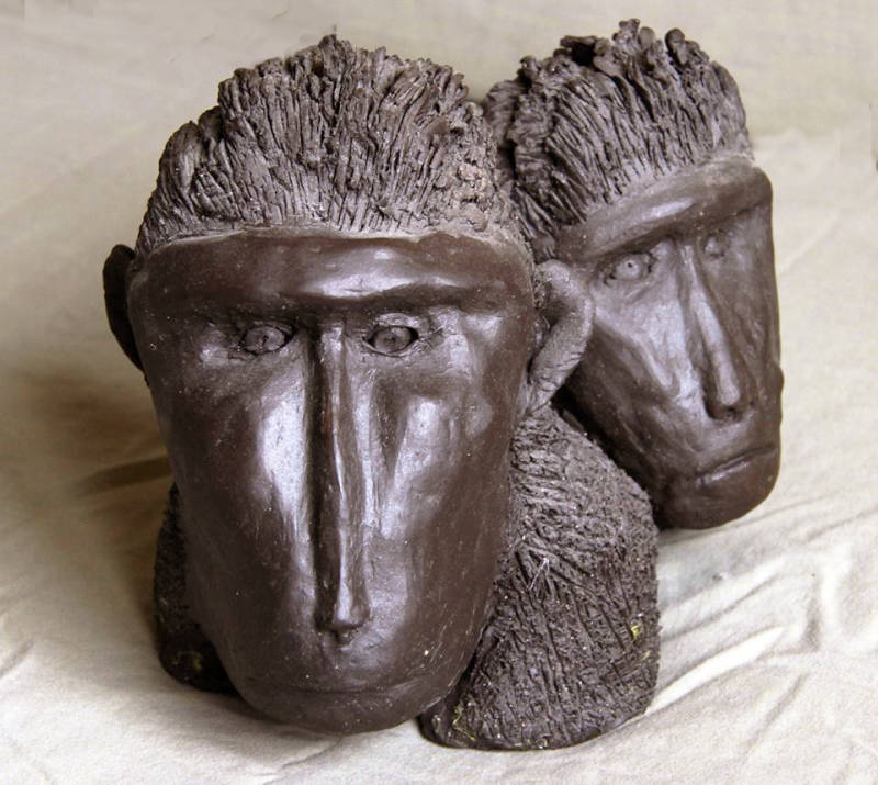 keramieken beeld kuifmakaken