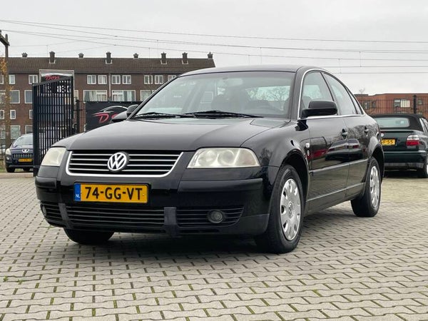 ( VERKOCHT ) Volkswagen Passat 2.0 Comfortline Trekhaak Cruise Airco Nieuwe APK