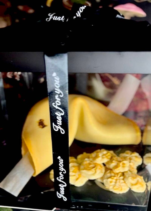 The Wishing Shell (Custom Jumbo Fortune Cookie filled with Mini Cookies)