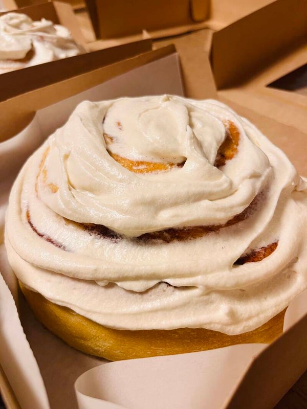 👑 The Blackbird Crown Our Signature Cake-Sized Cinnamon Roll