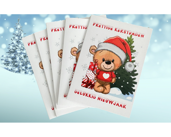 Kerstkaart met beer en boom