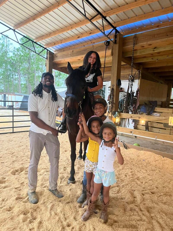 Family Experience up to 4 Family or friends (Private Small Group Horsemanship & Handling) 60 Min.
