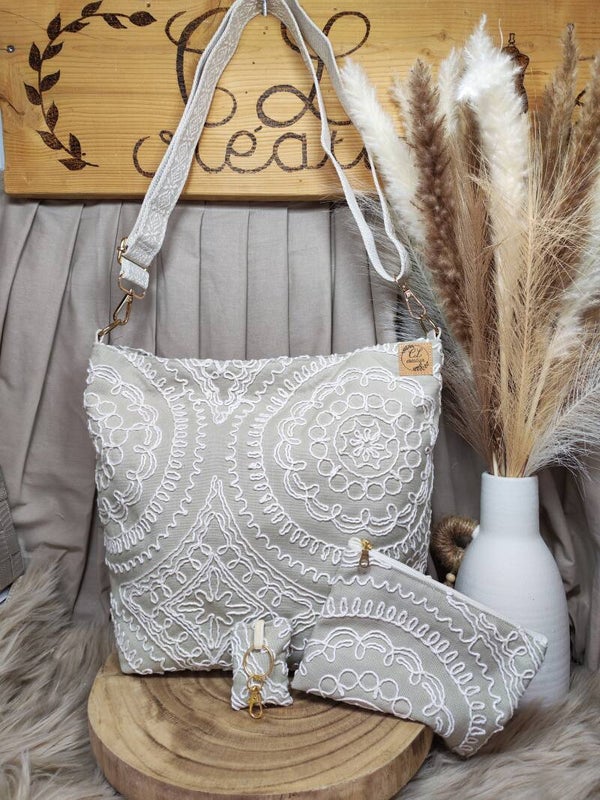 Sac bandoulière beige brodé