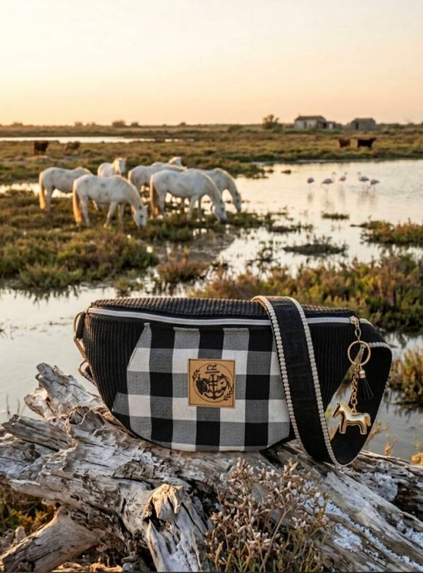 Sacoche banane velours noir camargue