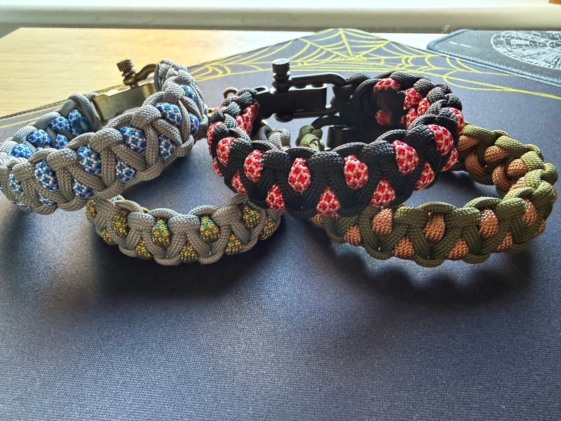 Paracord 550 survival bracelet - choose your style - solomons dragon eye knot