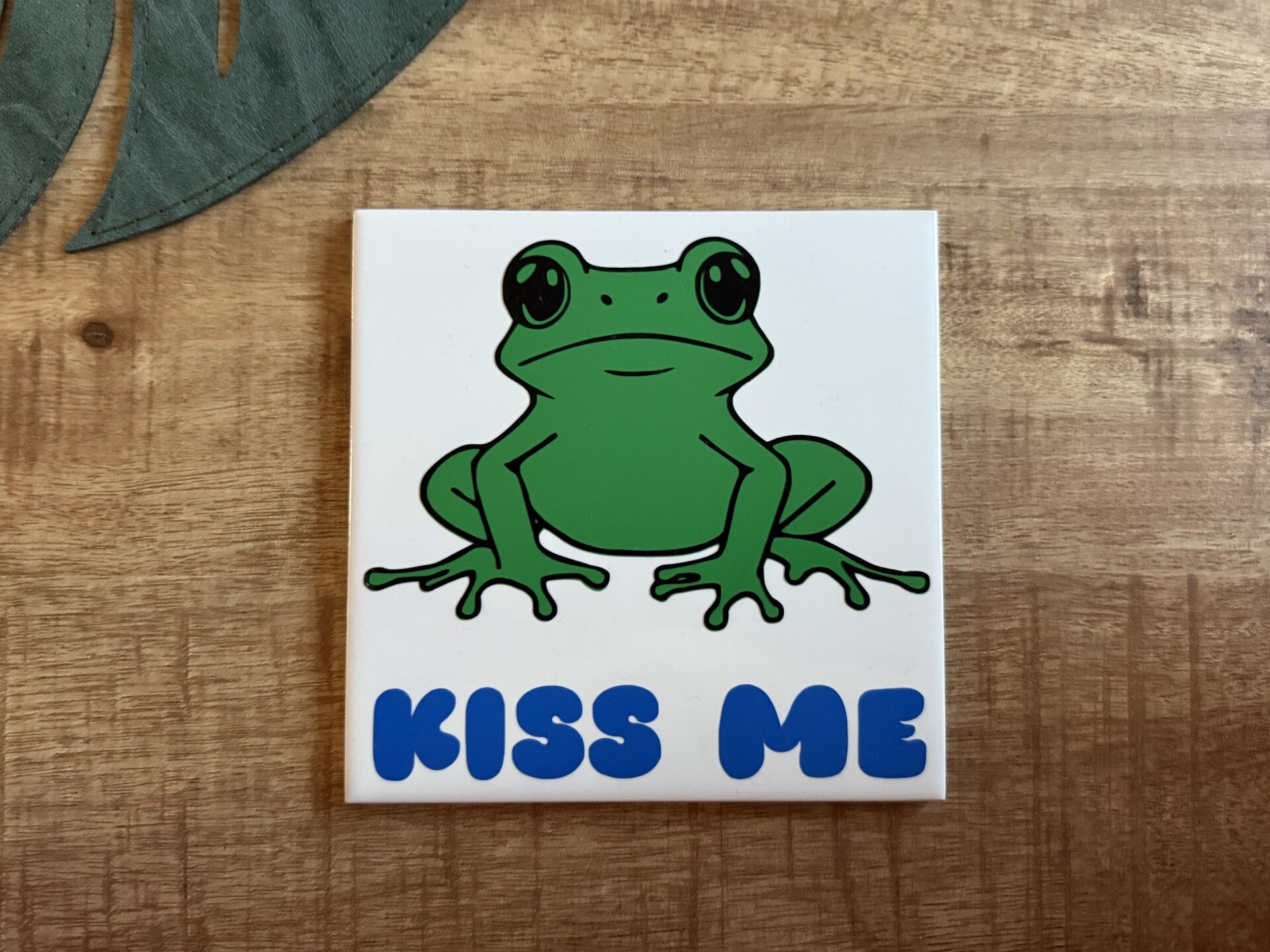 Tegeltje: Kiss me kikker