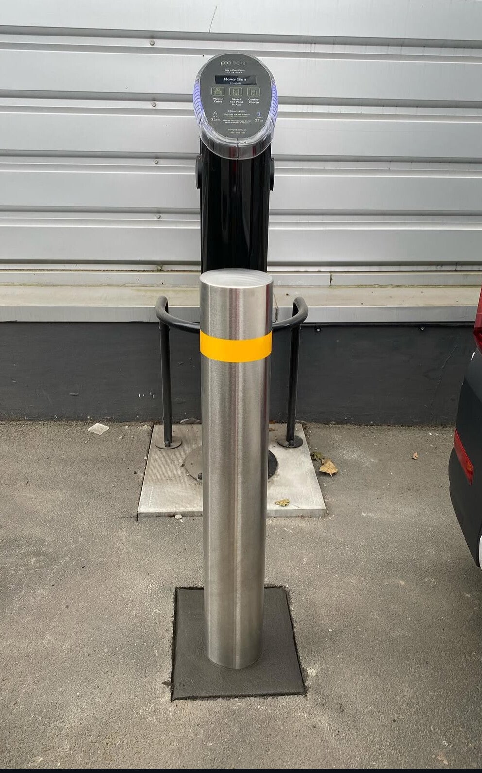Static bollard 