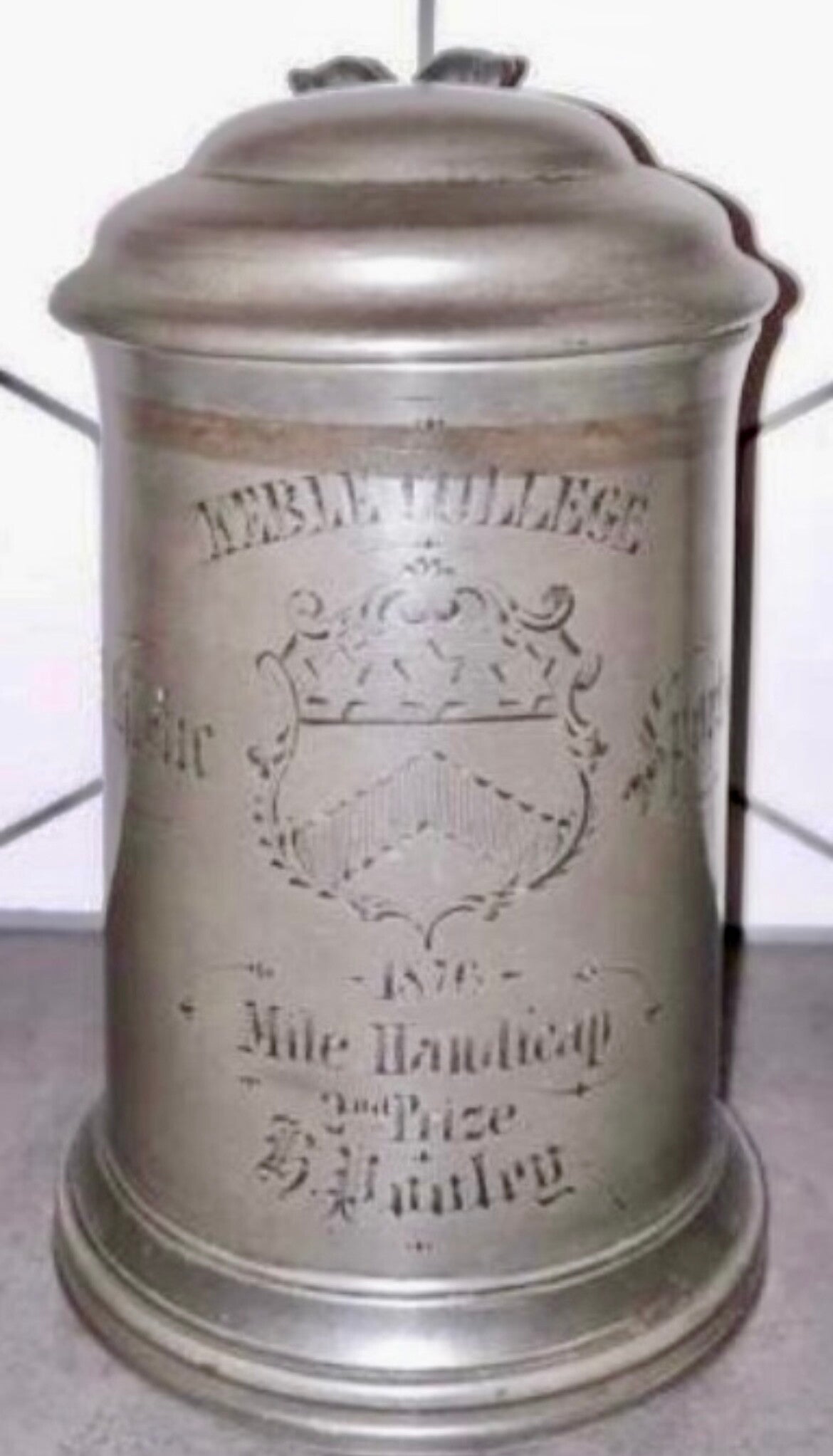 Tinnen Engelse prijsbeker uit  1876