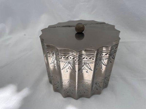 Verzilverd Victoriaans theekistje