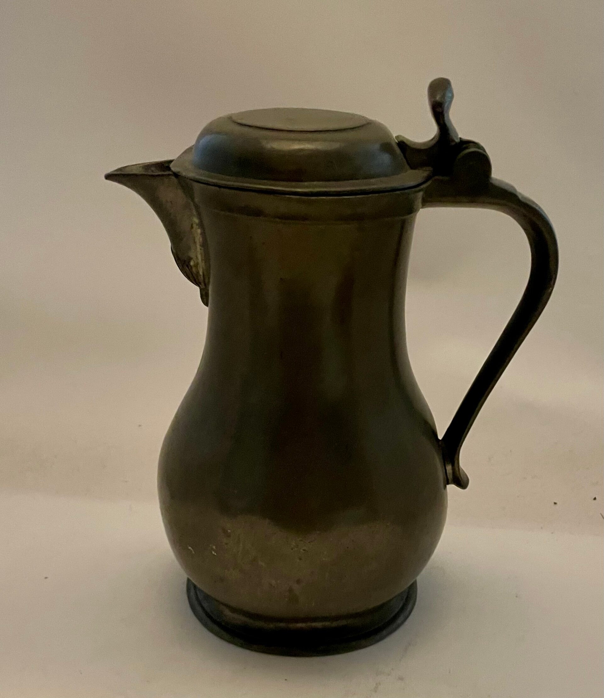 Tinnen beker met deksel