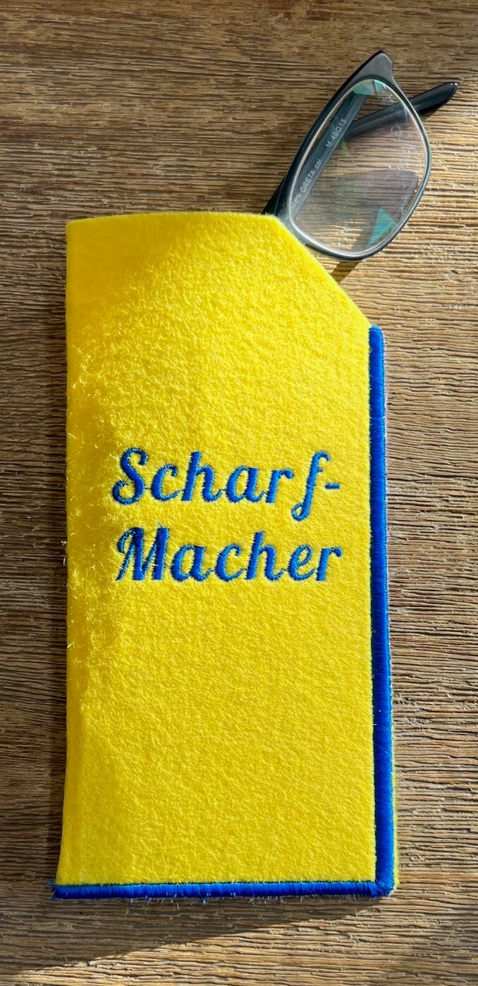 Filz-Brillenetui „Scharfmacher“ – Gelb/Blau