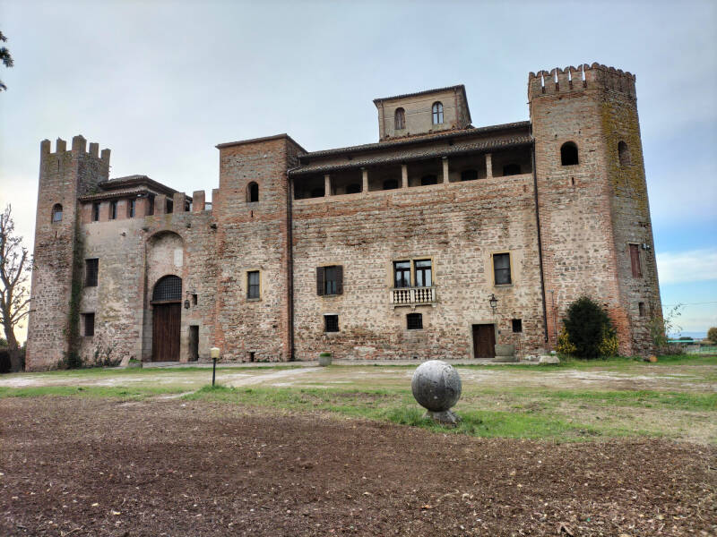 Esterno del castello, facciata