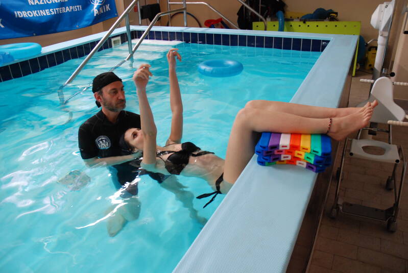 L'Idrokinesiterapia nel mal di schiena, i benefici dell'acqua