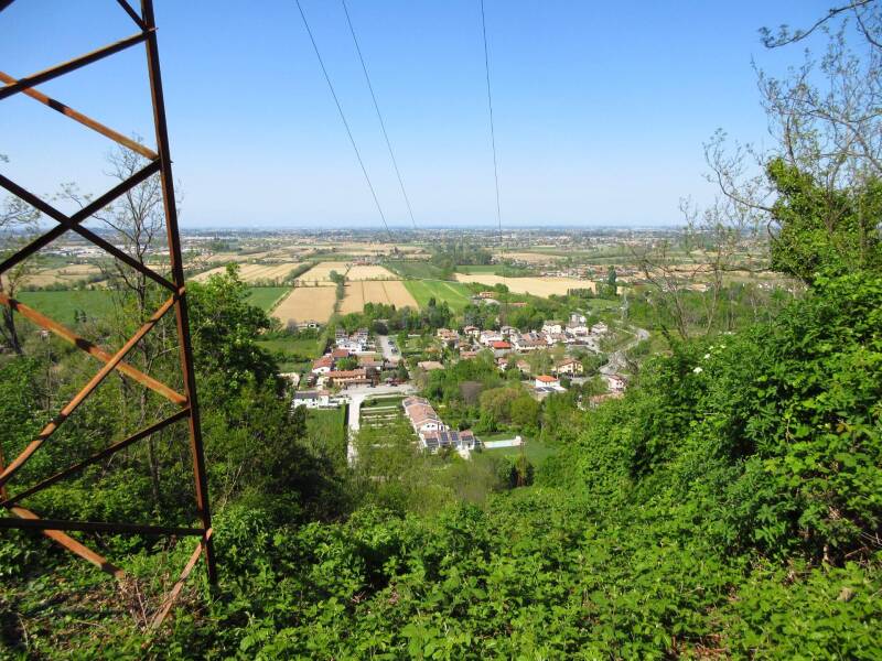 Scenic panoramic view along the Jubilee Path in the Euganean Hills