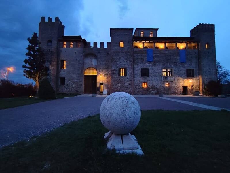 Castello vista serale - Profezie 