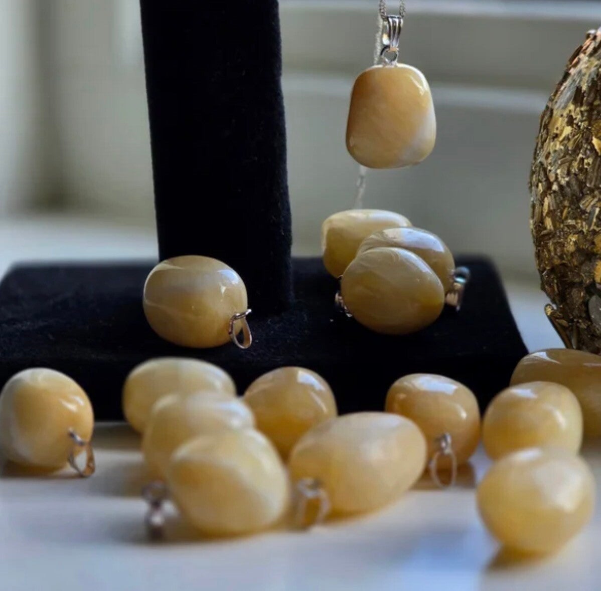 Honey Calcite (Motivational, Curage & Calming)