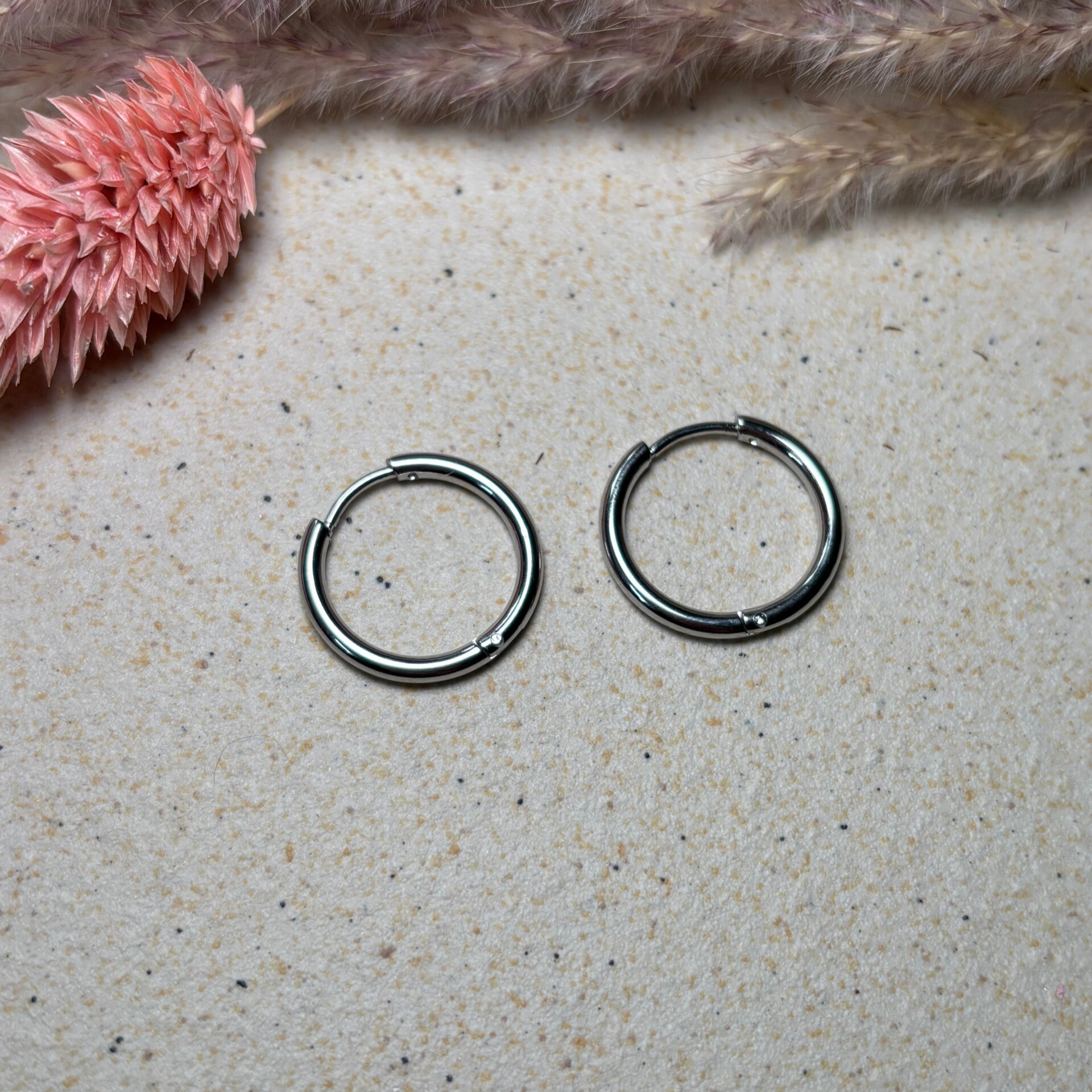 2 stuks stainless steel oorbellen