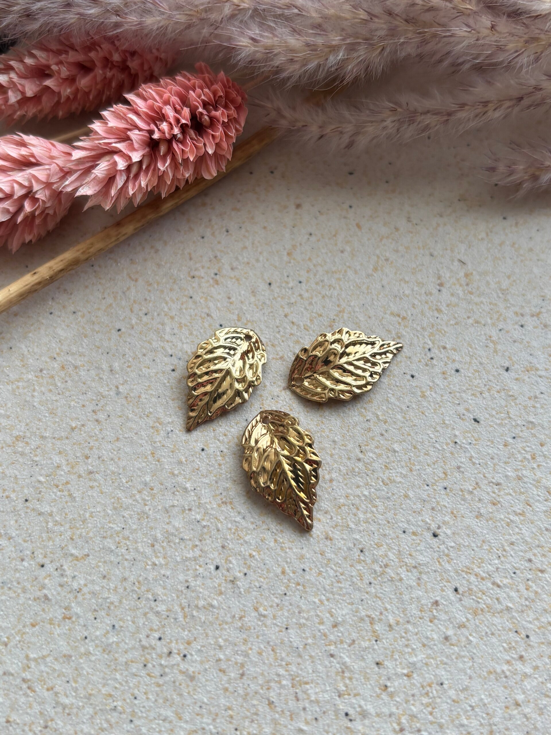 10 stuks Stainless Steel, Textured Leaf Pendants
