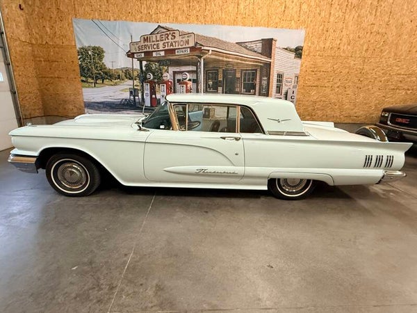 1960 Ford Thunderbird