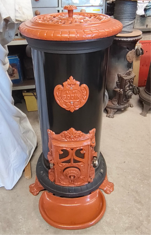 3721 dit "Brûle Tout" Fonte anthracite et émaillage "Terra cotta"