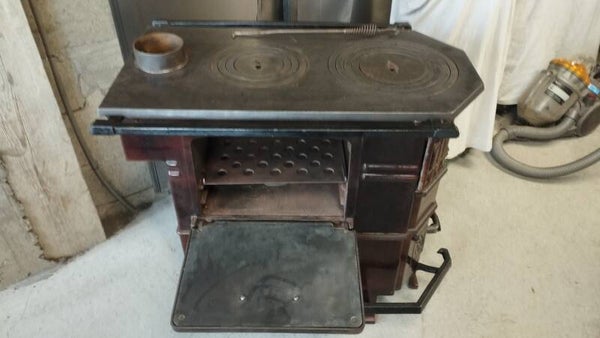 Poêle (cuisinière) Flamand à charbon Godin Brun Majolique modèle 206n restaurée
