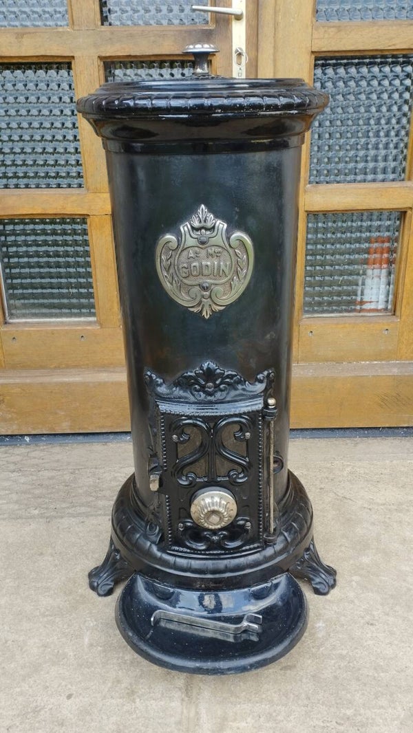 Poêle Godin ancien rare modèle 2123 émaillé noir restauré entièrement début 1900