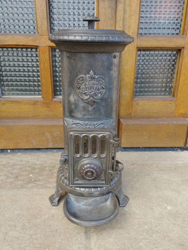 Poêle Godin N°4120 restauré datant de 1937 calorifère hygiénique feu visible