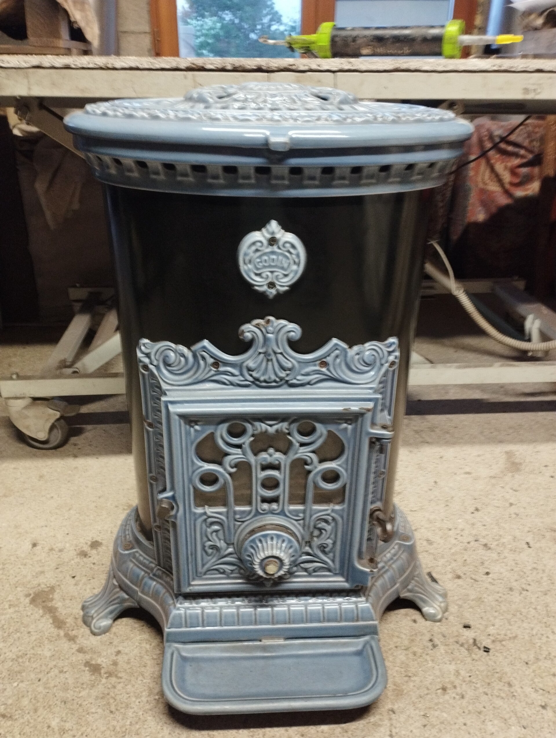 Poêle Godin 3726 ovale emmaillé bleu majolique sortie 125mm 5Kw buches 40cm