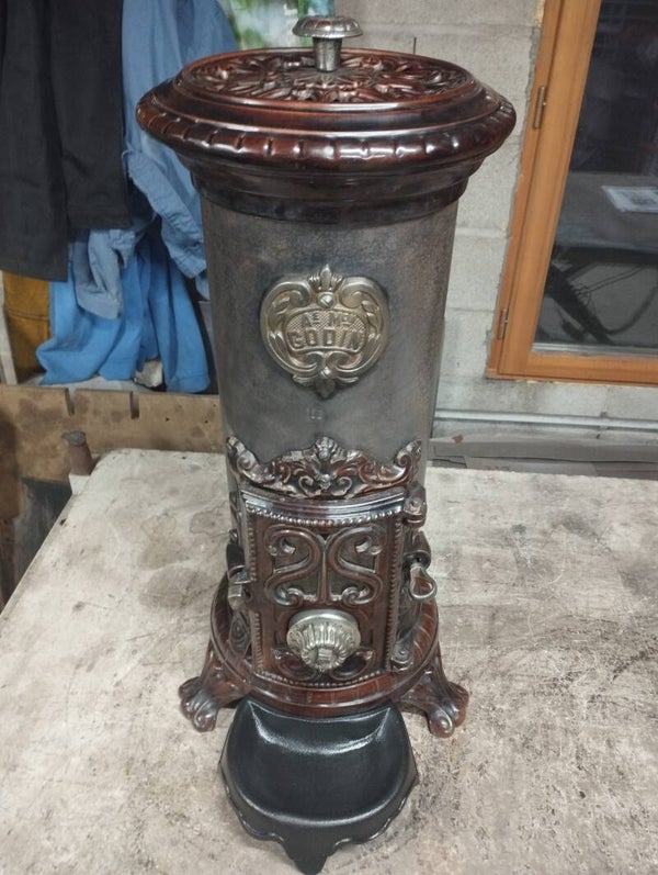 Poêle à bois/charbon Godin modèle N° 2121 Brun Majolique ancien restauré
