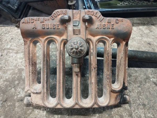 Grille de devant foyer Poêle Godin N°39 ou 2040 calorifère à combustion complète