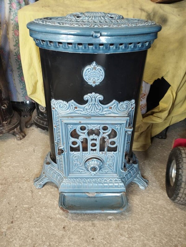 Poêle Godin 3726 ovale emmaillé bleu majolique sortie 125mm 5Kw buches 40cm