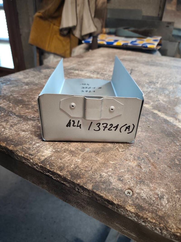 Cendrier ou boite à cendre pour poêle a bois Godin 3721 / 3721 A tôle 1mm pliée