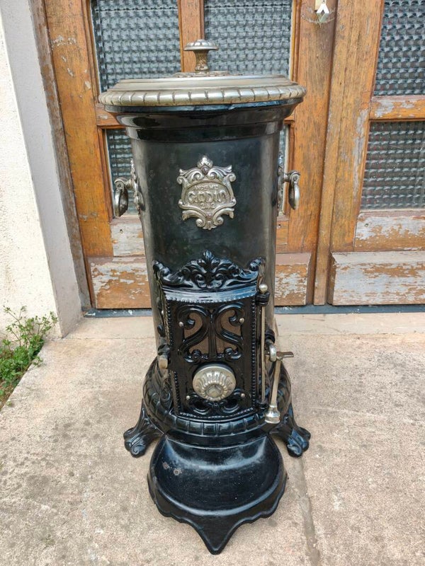 Poêle Godin ancien modèle N° 242 noir et Nickelé datant de 1910 restauré