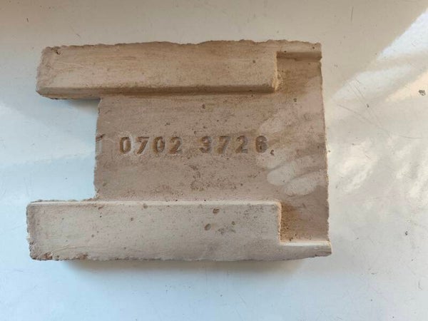 Brique réfractaire avant lame d'air modèle 3726 petit ovale
