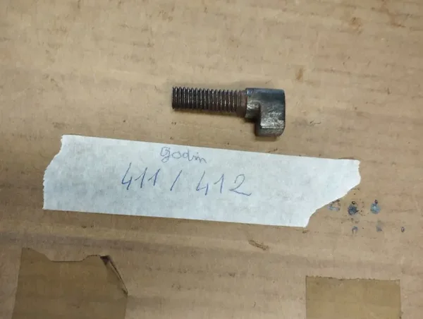 Vis de fermeture porte pour un Godin Foyer hygiénique N°411 et 412