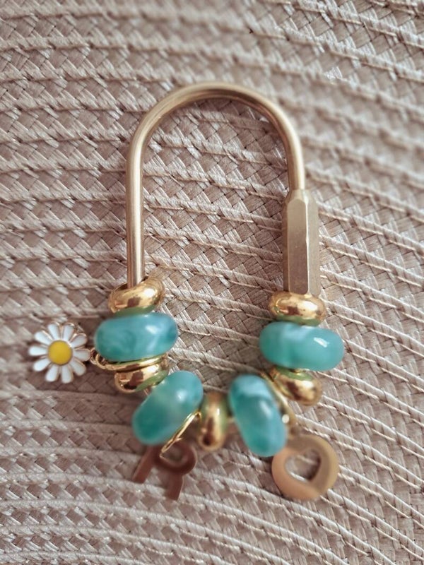 Tas/sleutelhanger Turquoise - hartje/bloem/letter - goudkleurig