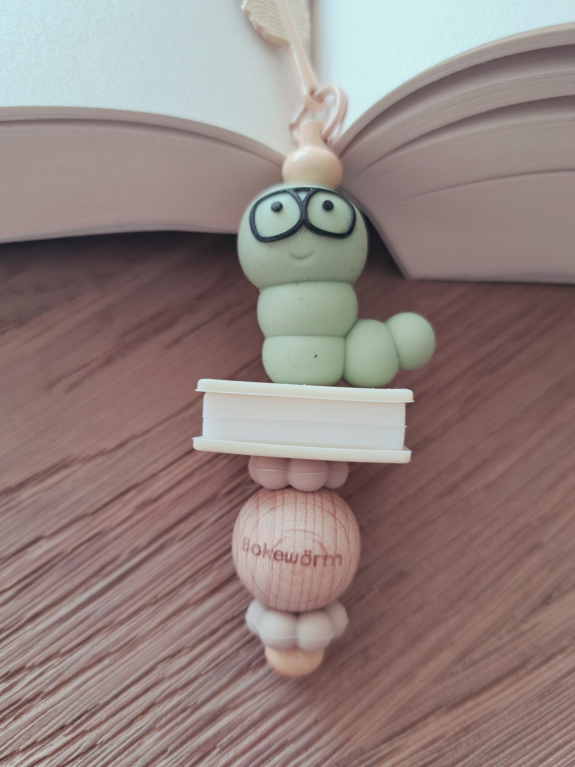 Boekenlegger BOEKENWORM 🐛 - zandkleur
