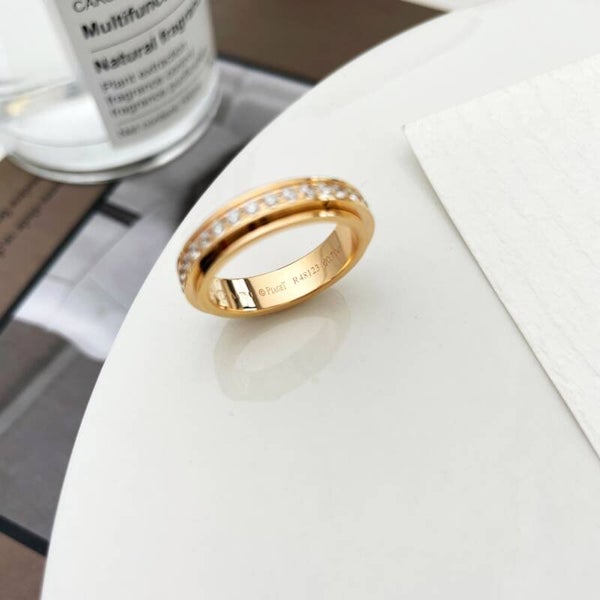 Piaget Possession Diamond Rotating Eternity Yellow Gold Band